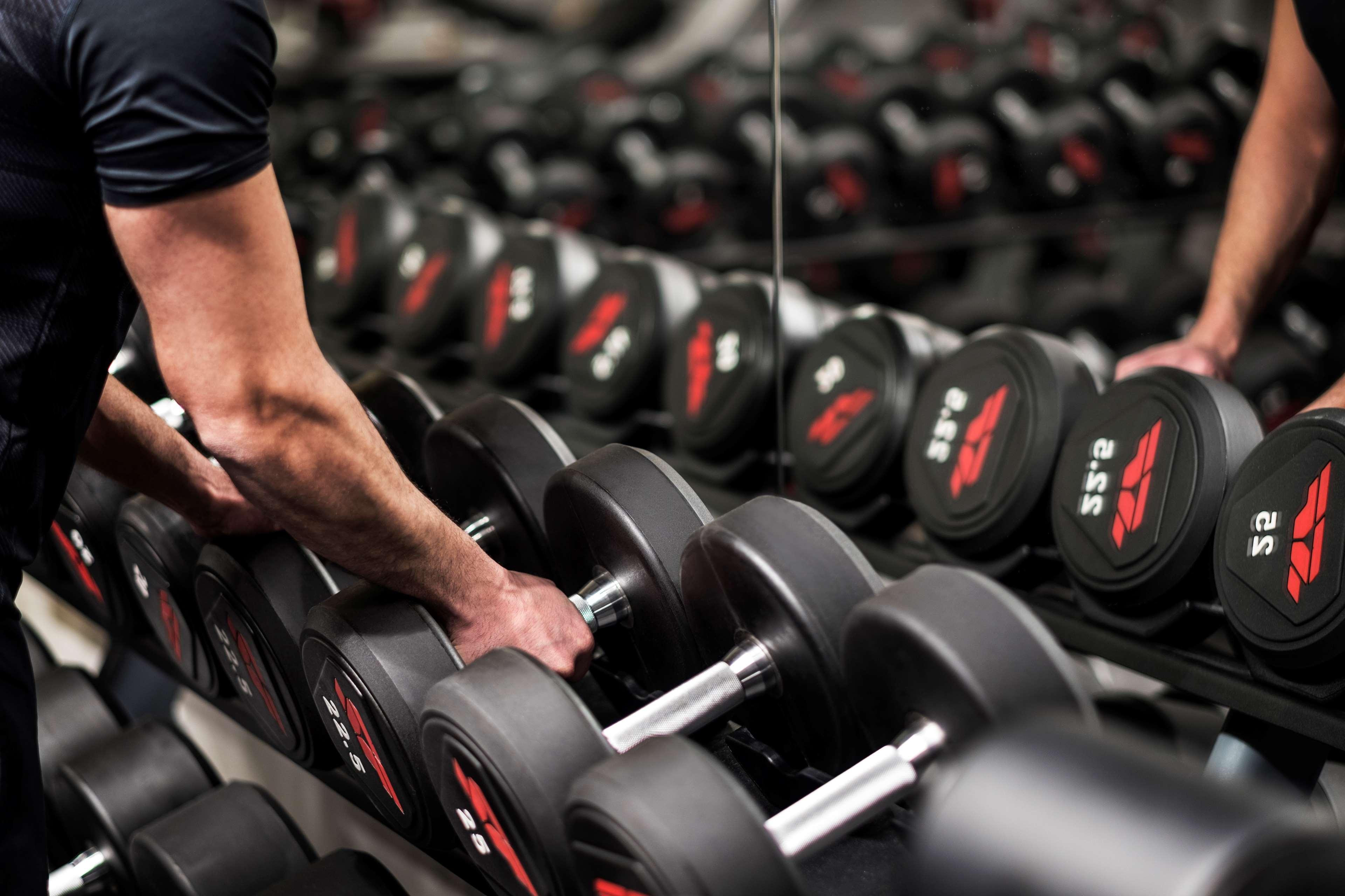 Radisson Blu Hotel, Beirut Verdun Екстер'єр фото Dumbbells