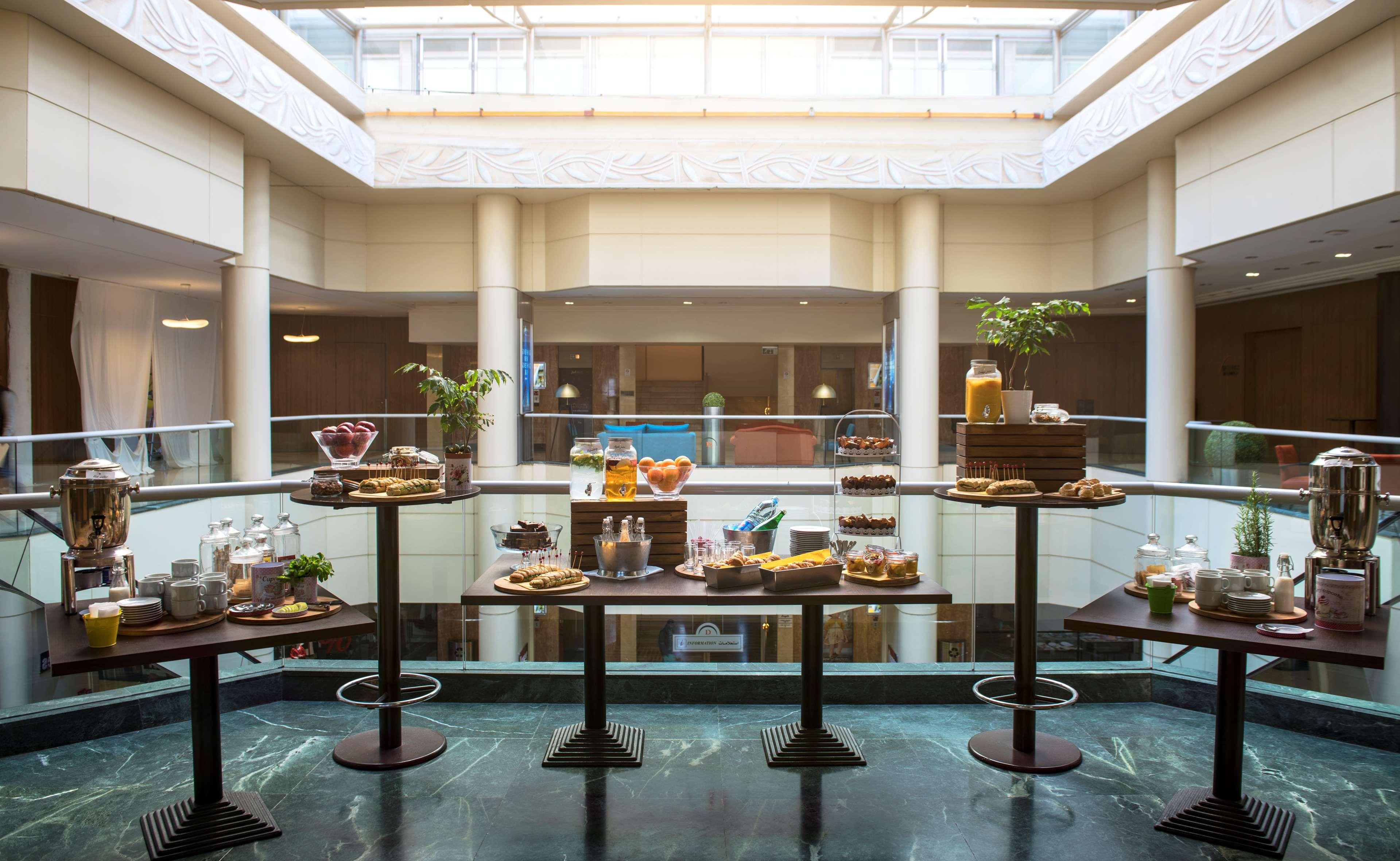 Radisson Blu Hotel, Beirut Verdun Екстер'єр фото The lobby of the hotel