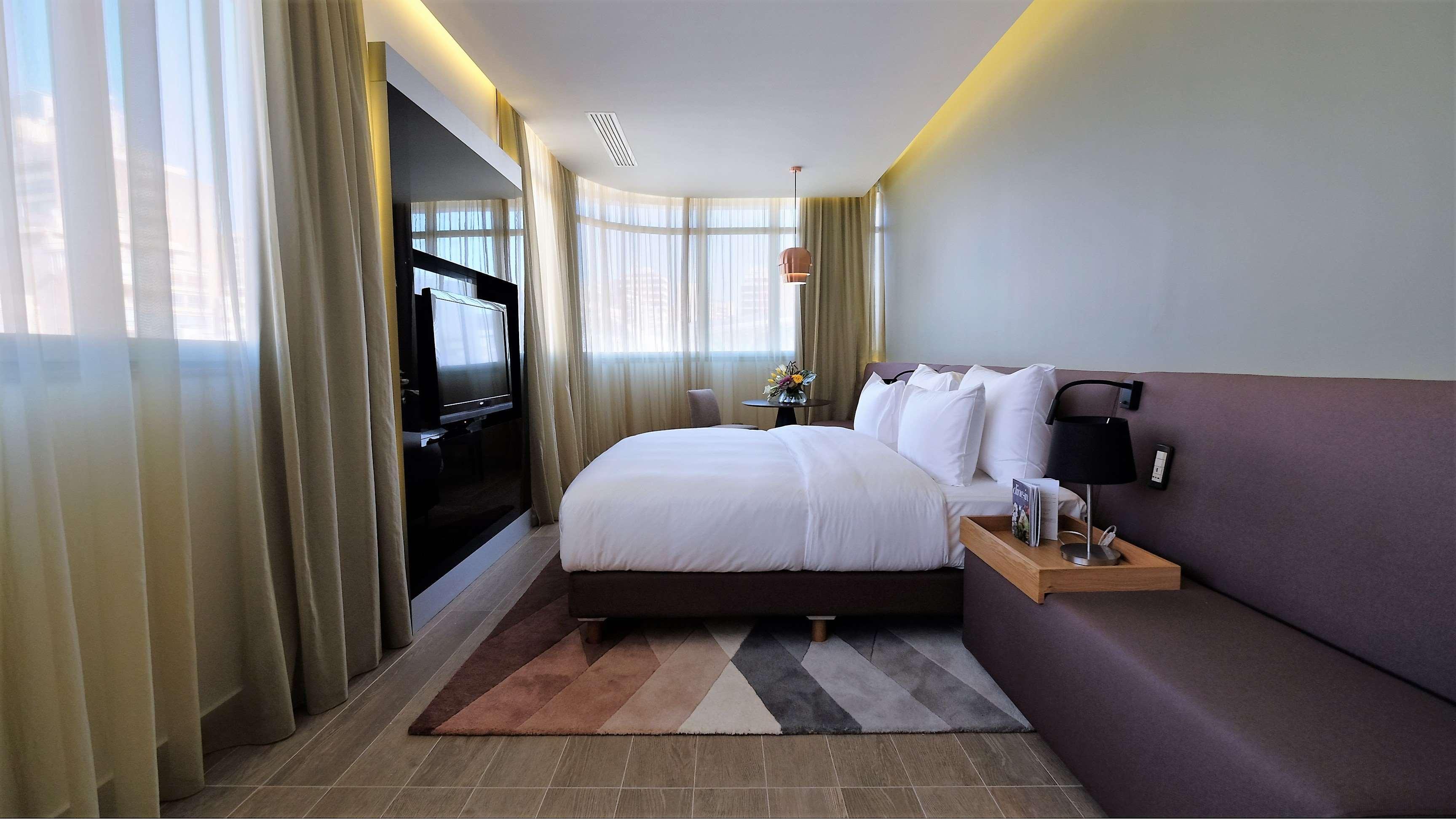 Radisson Blu Hotel, Beirut Verdun Екстер'єр фото Deluxe Room