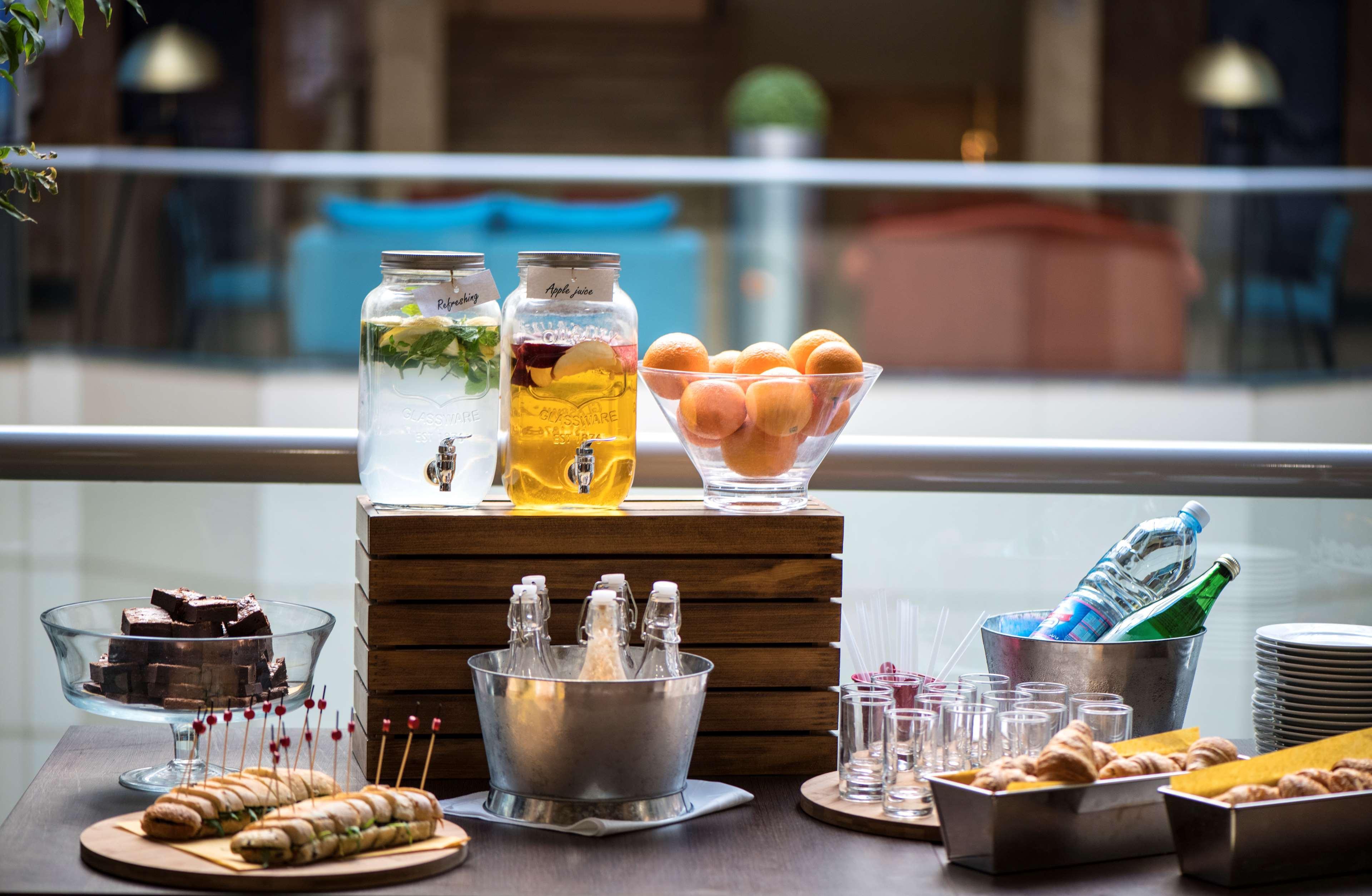 Radisson Blu Hotel, Beirut Verdun Екстер'єр фото A selection of drinks and snacks at a party