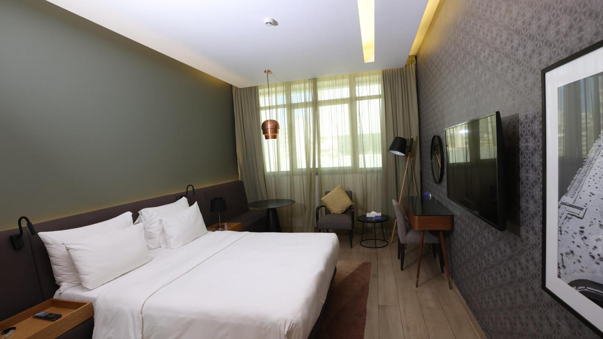 Radisson Blu Hotel, Beirut Verdun Екстер'єр фото Deluxe Room